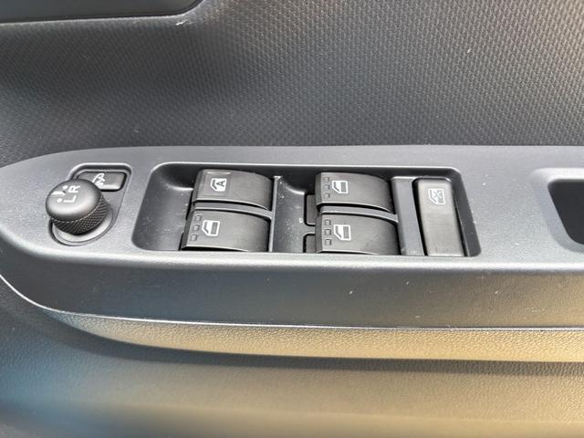 ミライースＸ　ＳＡIII１４インチフルホイールキャップ　ＬＥＤヘッドランプ　電動格納式（カラード）ドアミラー　自発光式デジタルメーターブルーイルミネーションメーター　マニュアルエアコン（ダイヤル式）　キーレスエントリー（静岡県）の中古車