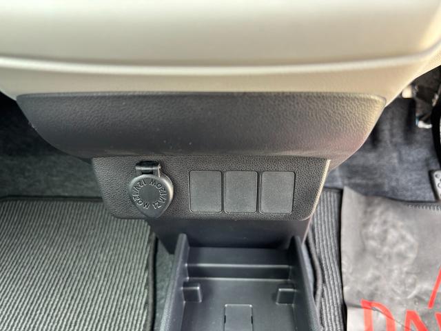 ミライースＸ　ＳＡIII１４インチフルホイールキャップ　ＬＥＤヘッドランプ　電動格納式（カラード）ドアミラー　自発光式デジタルメーターブルーイルミネーションメーター　マニュアルエアコン（ダイヤル式）　キーレスエントリー（静岡県）の中古車
