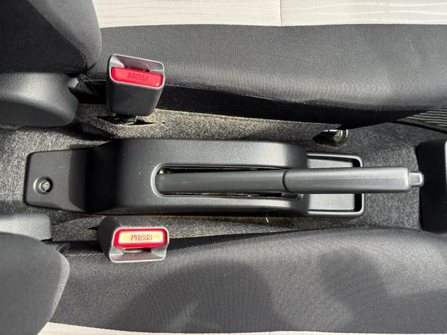 ミライースＸ　ＳＡIII１４インチフルホイールキャップ　ＬＥＤヘッドランプ　電動格納式（カラード）ドアミラー　自発光式デジタルメーターブルーイルミネーションメーター　マニュアルエアコン（ダイヤル式）　キーレスエントリー（静岡県）の中古車