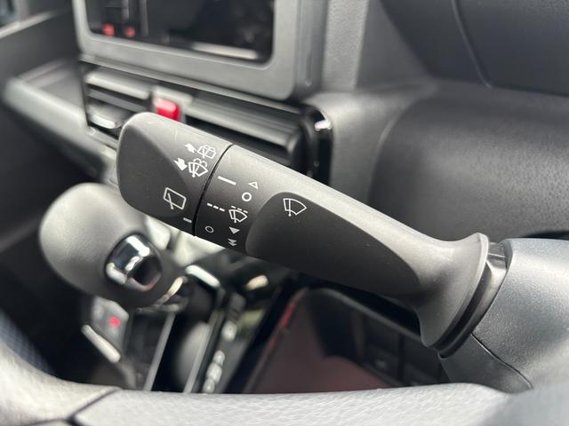 タントカスタムＸ１４インチアルミホイール　大型エアロバンパー　フルＬＥＤヘッドランプ　オート格納式カラードドアミラー　両側パワースライドドア　キーフリーシステム　プッシュボタンスタート（静岡県）の中古車