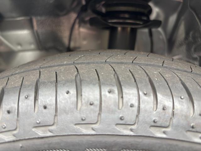 ミライースＬ　ＳＡIII１３インチフルホイールキャップ　マルチリフレクターハロゲンヘッドランプ　可倒式ドアミラー　自発光式デジタルメーターアンバーイルミネーションメーター　マニュアルエアコン（ダイヤル式）　キーレスエントリー（静岡県）の中古車