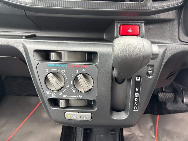 ミライースＬ　ＳＡIII１３インチフルホイールキャップ　マルチリフレクターハロゲンヘッドランプ　可倒式ドアミラー　自発光式デジタルメーターアンバーイルミネーションメーター　マニュアルエアコン（ダイヤル式）　キーレスエントリー（静岡県）の中古車