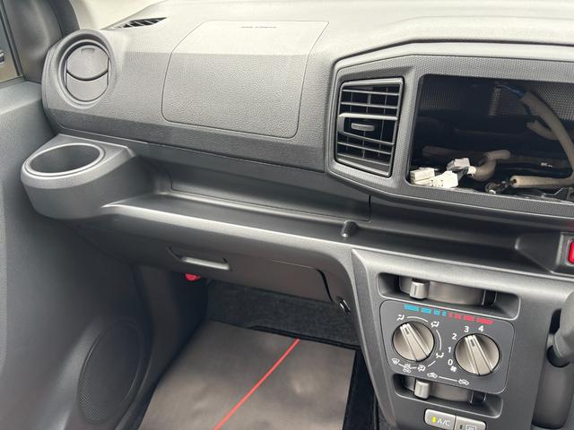 ミライースＬ　ＳＡIII１３インチフルホイールキャップ　マルチリフレクターハロゲンヘッドランプ　可倒式ドアミラー　自発光式デジタルメーターアンバーイルミネーションメーター　マニュアルエアコン（ダイヤル式）　キーレスエントリー（静岡県）の中古車