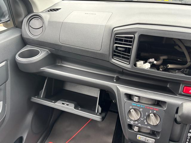 ミライースＬ　ＳＡIII１３インチフルホイールキャップ　マルチリフレクターハロゲンヘッドランプ　可倒式ドアミラー　自発光式デジタルメーターアンバーイルミネーションメーター　マニュアルエアコン（ダイヤル式）　キーレスエントリー（静岡県）の中古車