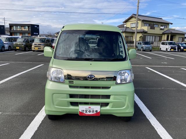 ハイゼットカーゴクルーズターボ５５ｔｈアニバサリゴールドエディション２ＷＤ　４ＡＴ　パワーウィンドウ　電動格納ドアミラー　マニュアルエアコン　フルホイールキャップ　リヤシートヘッドレスト（静岡県）の中古車