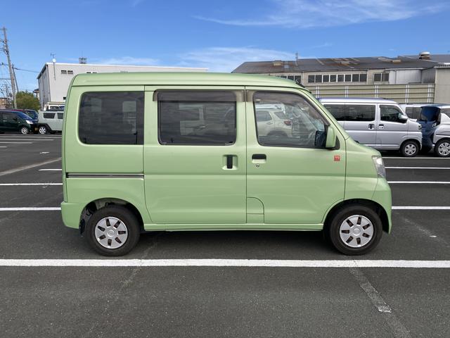 ハイゼットカーゴクルーズターボ５５ｔｈアニバサリゴールドエディション２ＷＤ　４ＡＴ　パワーウィンドウ　電動格納ドアミラー　マニュアルエアコン　フルホイールキャップ　リヤシートヘッドレスト（静岡県）の中古車