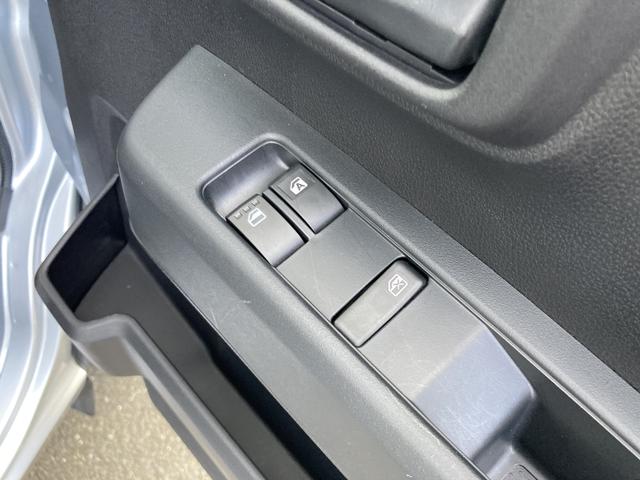 ハイゼットカーゴＤＸＣＶＴ　撥水フルファブリックシート表皮　オーバーヘッドシェルフ　アッパートレイ　キーレスエントリー　ユースフルナット（３１ヶ所）（静岡県）の中古車