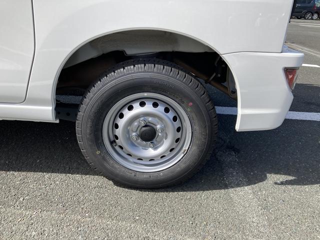 ハイゼットカーゴスペシャル２ＷＤ　４ＡＴ　プリントレザーシート　アッパートレイ　ユースフルナット（３１か所）	マニュアルエアコン（静岡県）の中古車