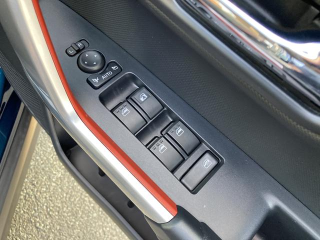 ロッキーX HEV16インチアルミホイール フルLEDヘッドランプ ドアアウターハンドル(ボディ同色) オートエアコン(プッシュ式) UVカットガラス キーフリーシステム プッシュボタンスタート(静岡県)の中古車