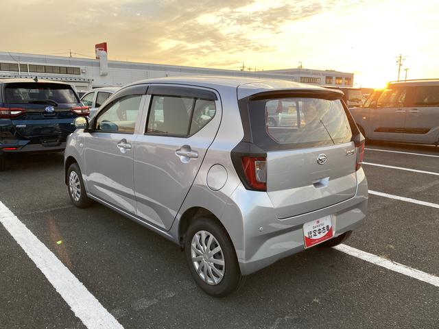 ミライースＬ　ＳＡIII１３インチフルホイールキャップ　マルチリフレクターハロゲンヘッドランプ　可倒式ドアミラー　自発光式デジタルメーターアンバーイルミネーションメーター　マニュアルエアコン（ダイヤル式）　キーレスエントリー（静岡県）の中古車