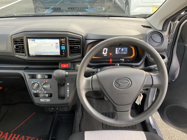 ミライースＬ　ＳＡIII１３インチフルホイールキャップ　マルチリフレクターハロゲンヘッドランプ　可倒式ドアミラー　自発光式デジタルメーターアンバーイルミネーションメーター　マニュアルエアコン（ダイヤル式）　キーレスエントリー（静岡県）の中古車