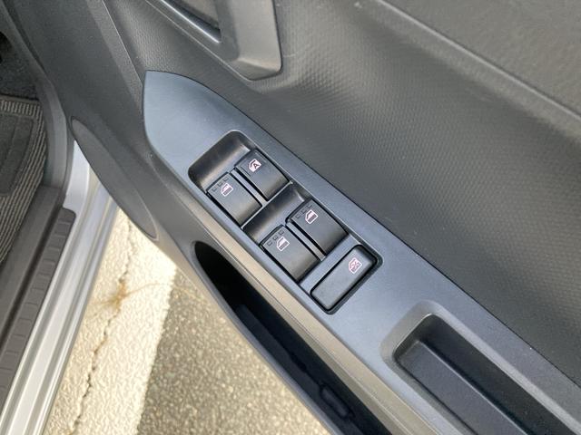 ミライースＬ　ＳＡIII１３インチフルホイールキャップ　マルチリフレクターハロゲンヘッドランプ　可倒式ドアミラー　自発光式デジタルメーターアンバーイルミネーションメーター　マニュアルエアコン（ダイヤル式）　キーレスエントリー（静岡県）の中古車