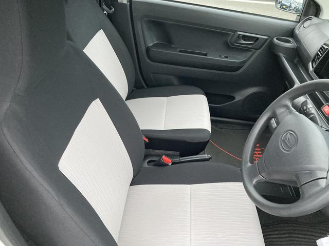 ミライースＬ　ＳＡIII１３インチフルホイールキャップ　マルチリフレクターハロゲンヘッドランプ　可倒式ドアミラー　自発光式デジタルメーターアンバーイルミネーションメーター　マニュアルエアコン（ダイヤル式）　キーレスエントリー（静岡県）の中古車