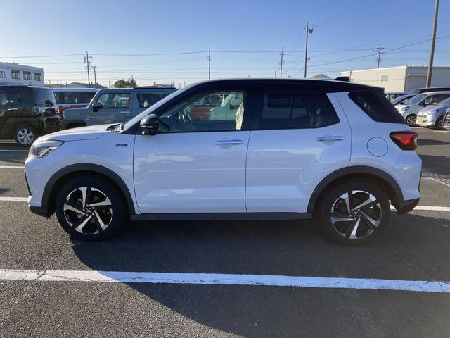 ロッキープレミアムＧ　ＨＥＶ１７インチアルミホイール　ＵＶＩＲカット遮音ガラス　フルＬＥＤヘッドランプ　キーフリーシステム　革巻きステアリングホイール　本革シフトノブ　アクティブマルチインフォメーションメーター（静岡県）の中古車