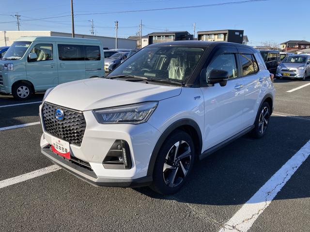 ロッキープレミアムＧ　ＨＥＶ１７インチアルミホイール　ＵＶＩＲカット遮音ガラス　フルＬＥＤヘッドランプ　キーフリーシステム　革巻きステアリングホイール　本革シフトノブ　アクティブマルチインフォメーションメーター（静岡県）の中古車