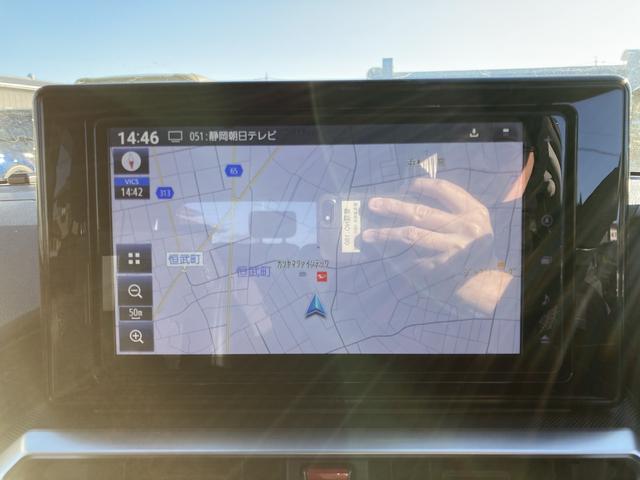 ロッキープレミアムＧ　ＨＥＶ１７インチアルミホイール　ＵＶＩＲカット遮音ガラス　フルＬＥＤヘッドランプ　キーフリーシステム　革巻きステアリングホイール　本革シフトノブ　アクティブマルチインフォメーションメーター（静岡県）の中古車