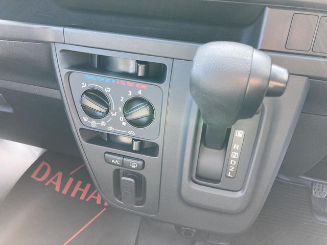 ハイゼットカーゴスペシャルＳＡIII２ＷＤ　４ＡＴ　プリントレザーシート　アッパートレイ　ユースフルナット（３１か所）	　集中ドアロック　マニュアルエアコン（静岡県）の中古車