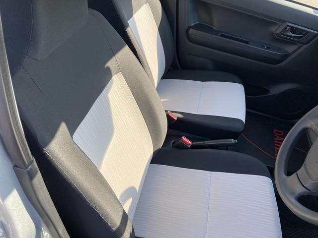 ミライースＬ　ＳＡIII１３インチフルホイールキャップ　マルチリフレクターハロゲンヘッドランプ　可倒式ドアミラー　自発光式デジタルメーターアンバーイルミネーションメーター　マニュアルエアコン（ダイヤル式）　キーレスエントリー（静岡県）の中古車