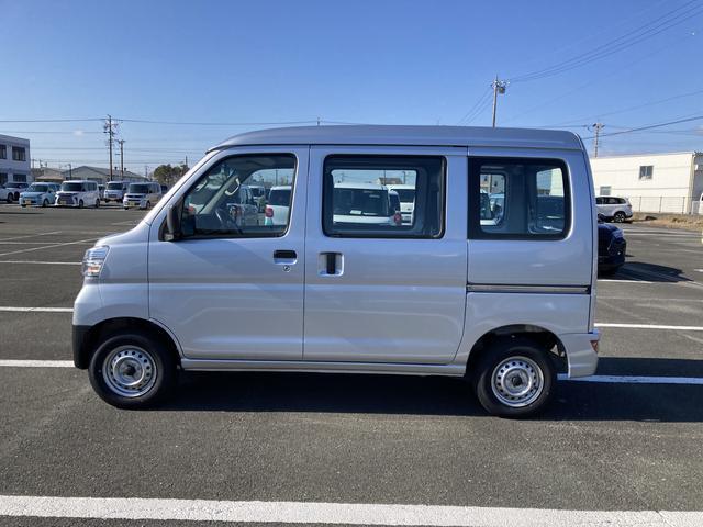 ハイゼットカーゴスペシャルＳＡIII登録遅れ２ＷＤ　４ＡＴ　プリントレザーシート　アッパートレイ　ユースフルナット（３１か所）	マニュアルエアコン　集中ドアロック（静岡県）の中古車