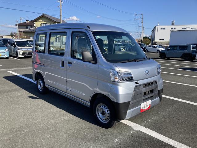 ハイゼットカーゴスペシャルＳＡIII登録遅れ２ＷＤ　４ＡＴ　プリントレザーシート　アッパートレイ　ユースフルナット（３１か所）	マニュアルエアコン　集中ドアロック（静岡県）の中古車