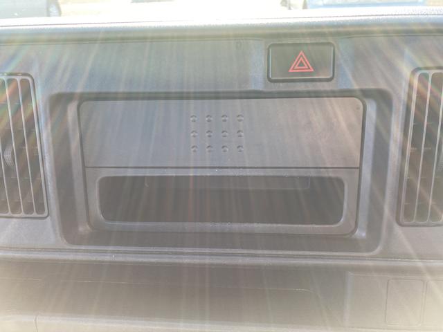 ハイゼットカーゴスペシャルＳＡIII登録遅れ２ＷＤ　４ＡＴ　プリントレザーシート　アッパートレイ　ユースフルナット（３１か所）	マニュアルエアコン　集中ドアロック（静岡県）の中古車