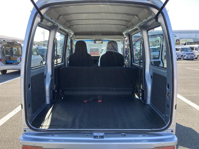 ハイゼットカーゴスペシャルＳＡIII登録遅れ２ＷＤ　４ＡＴ　プリントレザーシート　アッパートレイ　ユースフルナット（３１か所）	マニュアルエアコン　集中ドアロック（静岡県）の中古車