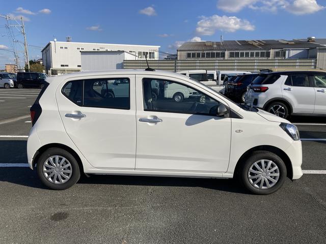 ミライースＬ　ＳＡIII１３インチフルホイールキャップ　マルチリフレクターハロゲンヘッドランプ　可倒式ドアミラー　自発光式デジタルメーターアンバーイルミネーションメーター　マニュアルエアコン（ダイヤル式）　キーレスエントリー（静岡県）の中古車