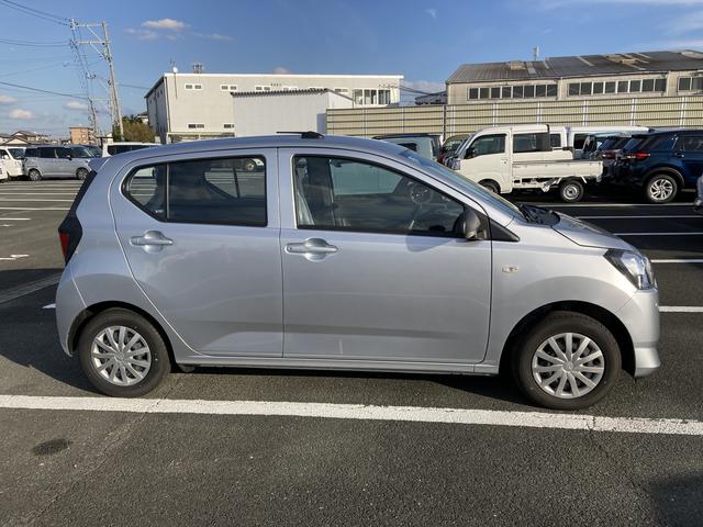 ミライースＬ　ＳＡIII１３インチフルホイールキャップ　マルチリフレクターハロゲンヘッドランプ　可倒式ドアミラー　自発光式デジタルメーターアンバーイルミネーションメーター　マニュアルエアコン（ダイヤル式）　キーレスエントリー（静岡県）の中古車