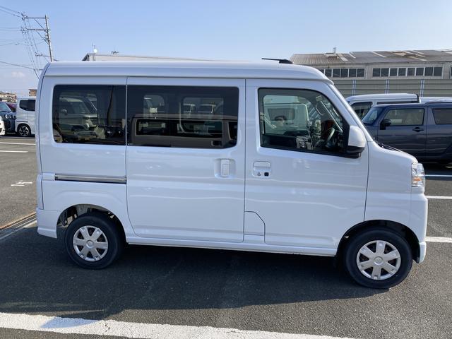 ハイゼットカーゴクルーズＣＶＴ　電動格納式カラードドアミラー　スーパーＵＶＩＲカットガラス（フロントウィンドウ）　１２インチフルホイールキャップ　撥水フルファヴリックシート表皮　大型ＬＥＤ荷室灯　キーフリーシステム（静岡県）の中古車