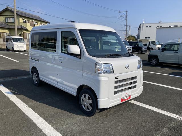 ハイゼットカーゴクルーズＣＶＴ　電動格納式カラードドアミラー　スーパーＵＶＩＲカットガラス（フロントウィンドウ）　１２インチフルホイールキャップ　撥水フルファヴリックシート表皮　大型ＬＥＤ荷室灯　キーフリーシステム（静岡県）の中古車