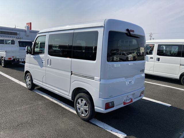 ハイゼットカーゴクルーズＣＶＴ　電動格納式カラードドアミラー　スーパーＵＶＩＲカットガラス（フロントウィンドウ）　１２インチフルホイールキャップ　撥水フルファヴリックシート表皮　大型ＬＥＤ荷室灯　キーフリーシステム（静岡県）の中古車