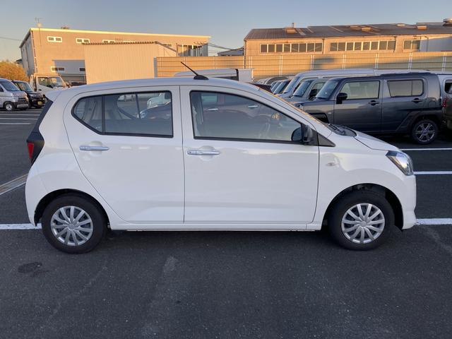 ミライースＬ　ＳＡIII１３インチフルホイールキャップ　マルチリフレクターハロゲンヘッドランプ　可倒式ドアミラー　自発光式デジタルメーターアンバーイルミネーションメーター　マニュアルエアコン（ダイヤル式）　キーレスエントリー（静岡県）の中古車