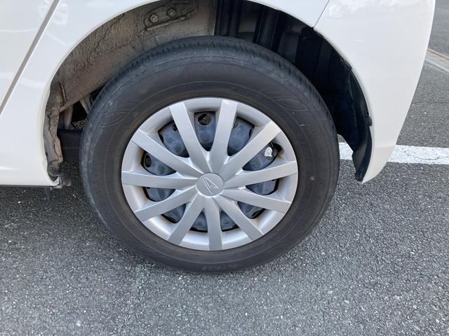 ミライースＬ　ＳＡIII１３インチフルホイールキャップ　マルチリフレクターハロゲンヘッドランプ　可倒式ドアミラー　自発光式デジタルメーターアンバーイルミネーションメーター　マニュアルエアコン（ダイヤル式）　キーレスエントリー（静岡県）の中古車