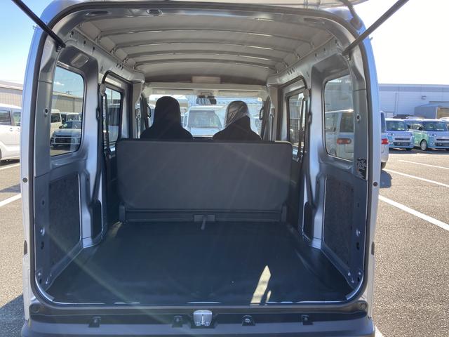 ハイゼットカーゴＤＸＭＴ車　撥水フルファブリックシート表皮　オーバーヘッドシェルフ　アッパートレイ　キーレスエントリー　ユースフルナット（３１ヶ所）（静岡県）の中古車