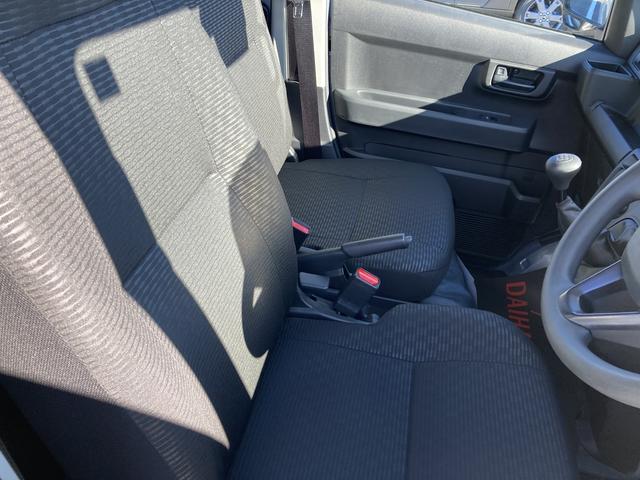 ハイゼットカーゴＤＸＭＴ車　撥水フルファブリックシート表皮　オーバーヘッドシェルフ　アッパートレイ　キーレスエントリー　ユースフルナット（３１ヶ所）（静岡県）の中古車