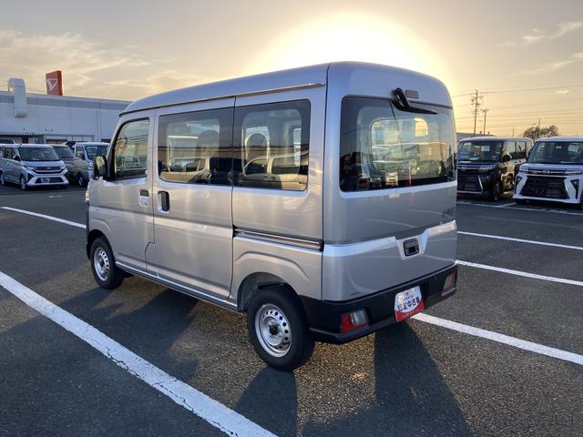 ハイゼットカーゴスペシャル２ＷＤ　ＣＶＴ　プリントレザーシート　アッパートレイ　ユースフルナット（３１か所）（静岡県）の中古車