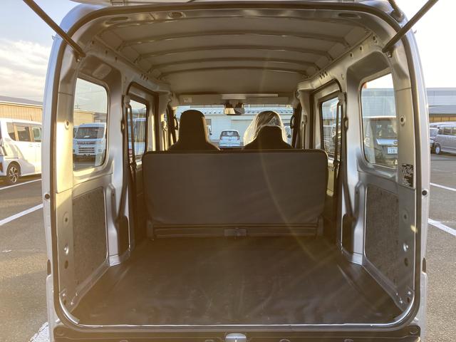 ハイゼットカーゴスペシャル２ＷＤ　ＣＶＴ　プリントレザーシート　アッパートレイ　ユースフルナット（３１か所）（静岡県）の中古車