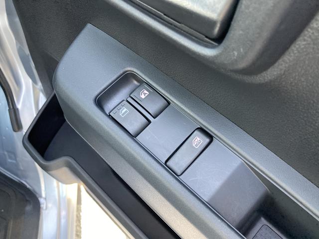 ハイゼットカーゴスペシャル２ＷＤ　ＣＶＴ　プリントレザーシート　アッパートレイ　ユースフルナット（３１か所）（静岡県）の中古車