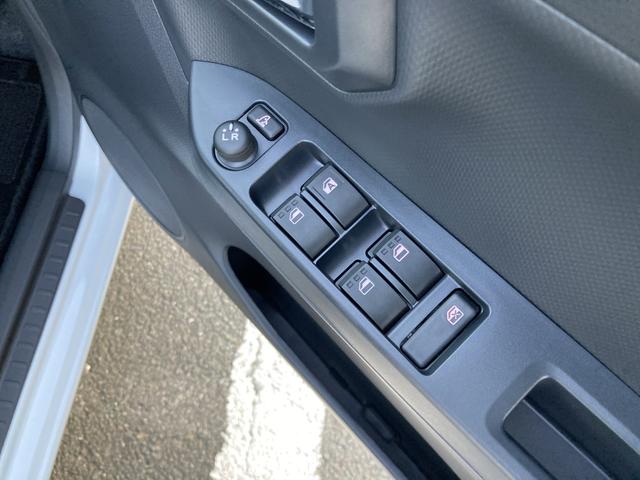 ミライースＸ　ＳＡIII１４インチフルホイールキャップ　ＬＥＤヘッドランプ　電動格納式（カラード）ドアミラー　自発光式デジタルメーターブルーイルミネーションメーター　マニュアルエアコン（ダイヤル式）　キーレスエントリー（静岡県）の中古車