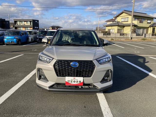 ロッキープレミアムＧ　ＨＥＶ１７インチアルミホイール　ＵＶＩＲカット遮音ガラス　フルＬＥＤヘッドランプ　キーフリーシステム　革巻きステアリングホイール　本革シフトノブ　アクティブマルチインフォメーションメーター（静岡県）の中古車