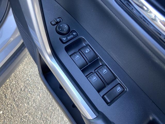 ロッキープレミアムＧ　ＨＥＶ１７インチアルミホイール　ＵＶＩＲカット遮音ガラス　フルＬＥＤヘッドランプ　キーフリーシステム　革巻きステアリングホイール　本革シフトノブ　アクティブマルチインフォメーションメーター（静岡県）の中古車