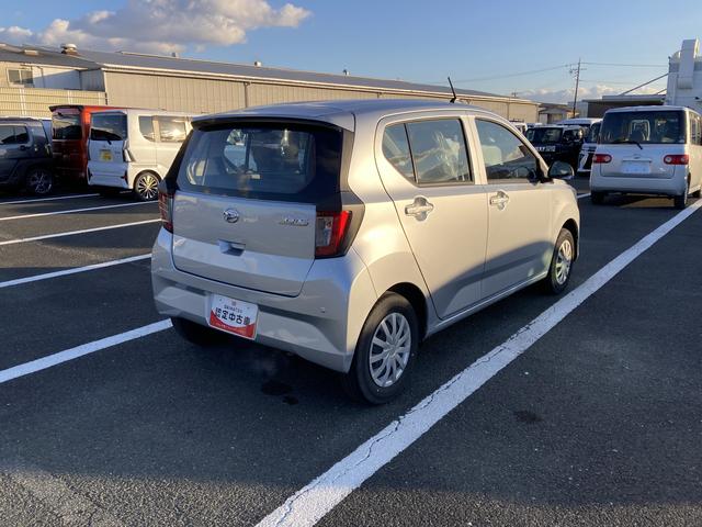 ミライースＬ　ＳＡIII１３インチフルホイールキャップ　マルチリフレクターハロゲンヘッドランプ　可倒式ドアミラー　自発光式デジタルメーターアンバーイルミネーションメーター　マニュアルエアコン（ダイヤル式）　キーレスエントリー（静岡県）の中古車