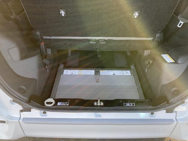 タントＸ　スローパー福祉車両　１４インチフルホイールキャップ　フルＬＥＤヘッドランプ　オート格納式カラードドアミラー　左側パワースライドドア　ＴＦＴカラーマルチインフォメーションディスプレイ　フルファブリックシート（静岡県）の中古車