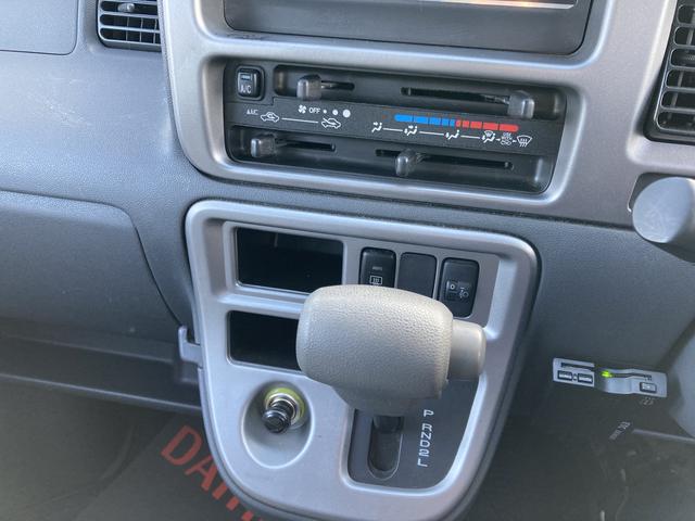 ハイゼットカーゴクルーズターボリミテッドメッキフロントグリル 電動格納カラードドアミラー 荷室LEDランプ オーバーヘッドシェルフ パワーウインドウ キーレスエントリー(静岡県)の中古車