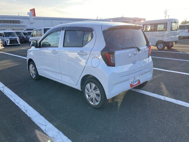 ミライースＸ　ＳＡIII１４インチフルホイールキャップ　ＬＥＤヘッドランプ　電動格納式（カラード）ドアミラー　自発光式デジタルメーターブルーイルミネーションメーター　マニュアルエアコン（ダイヤル式）　キーレスエントリー（静岡県）の中古車