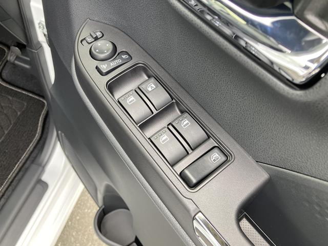 タントカスタムRSリミテッド15インチアルミホイール キーフリーシステム プッシュボタンスタート オートエアコン(プッシュ式) フルLEDヘッドランプ オート格納式カラードドアミラー 本革巻ステアリングホイール(静岡県)の中古車