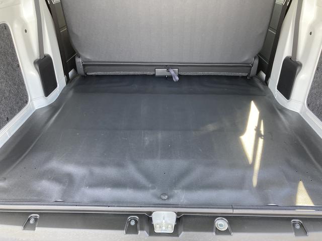 ハイゼットカーゴＤＸＣＶＴ　撥水フルファブリックシート表皮　オーバーヘッドシェルフ　アッパートレイ　キーレスエントリー　ユースフルナット（３１ヶ所）（静岡県）の中古車