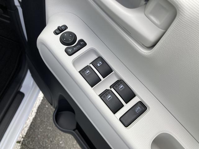 ムーヴキャンバスストライプスＸ１４インチフルホイールキャップ　キーフリーシステム　プッシュボタンスタート　ＵＶカットガラス　両側パワースライドドア　ハロゲンヘッドライト　ラゲージアンダーボックス（静岡県）の中古車