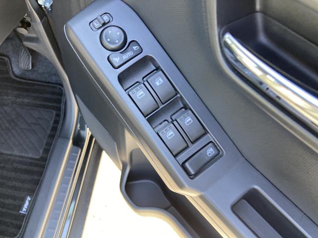 タフトＧ　クロムベンチャーメッキドアアウターハンドル　１５インチアルミホイール　オートレベリング機能付フルＬＥＤヘッドランプ　ＬＥＤフォグランプ　本革巻ステアリングホイール　本革巻インパネセンターシフト（静岡県）の中古車