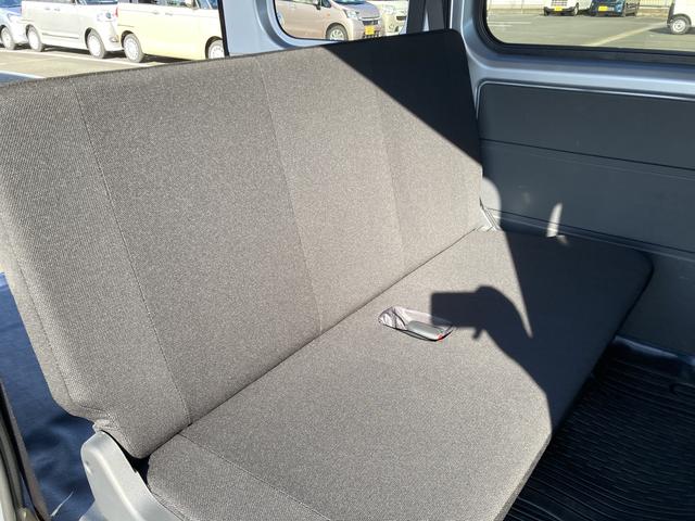 ハイゼットカーゴＤＸＣＶＴ　撥水フルファブリックシート表皮　オーバーヘッドシェルフ　アッパートレイ　キーレスエントリー　ユースフルナット（３１ヶ所）（静岡県）の中古車